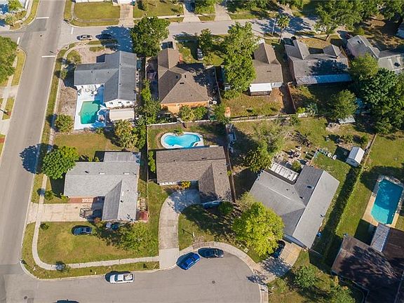 5th image of 10413 Twiggs Ct