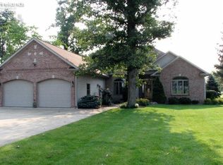 1175 S Golf Ln, Oak Harbor, OH 43449