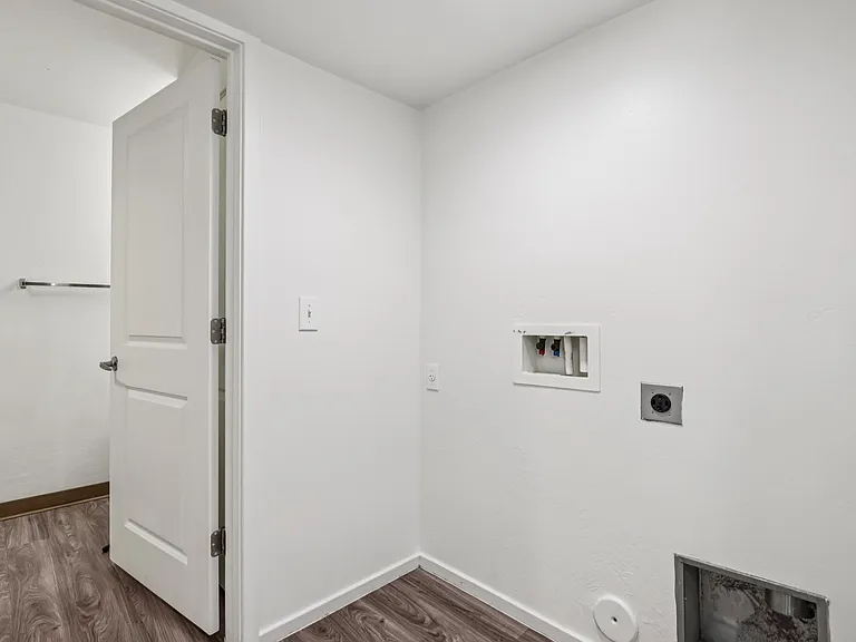 Lofts@ 10 — Photo 39