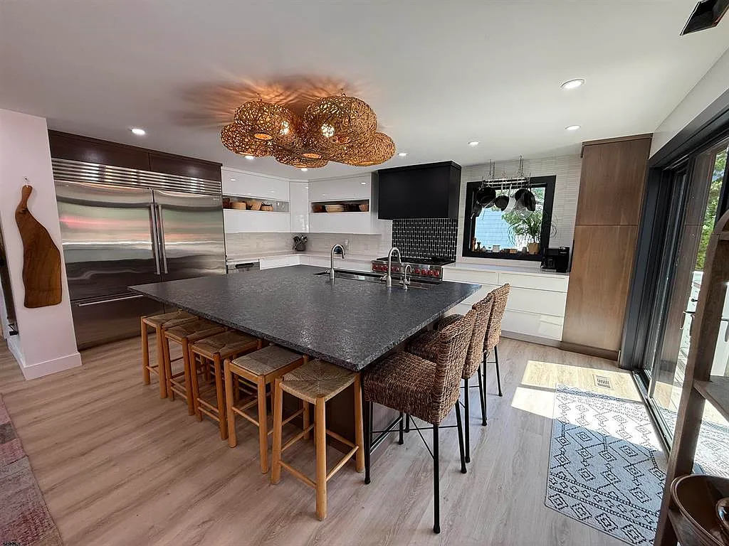5 bed, 3.5 bath, 3080 sqft, $2,950 — Photo 3