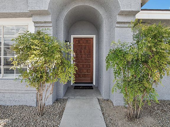 4th image of 1029 E ANNETTE Drive