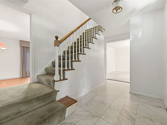 4th image of 334 Jefferson Dr