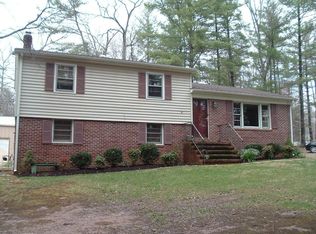 300 Woodbrook Ln, Pratts, VA 22731
