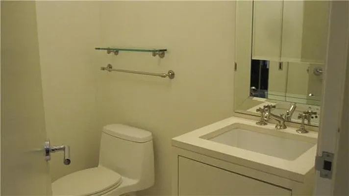 Rented by R New York | media 37