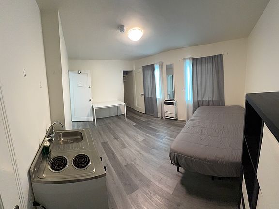 2nd image of 1756 Lincoln Blvd #13
