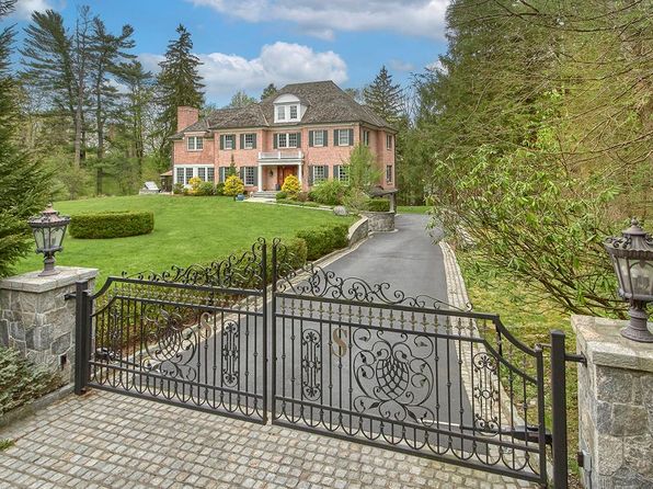 2 Heathcote Drive, Mount Kisco, NY 10549