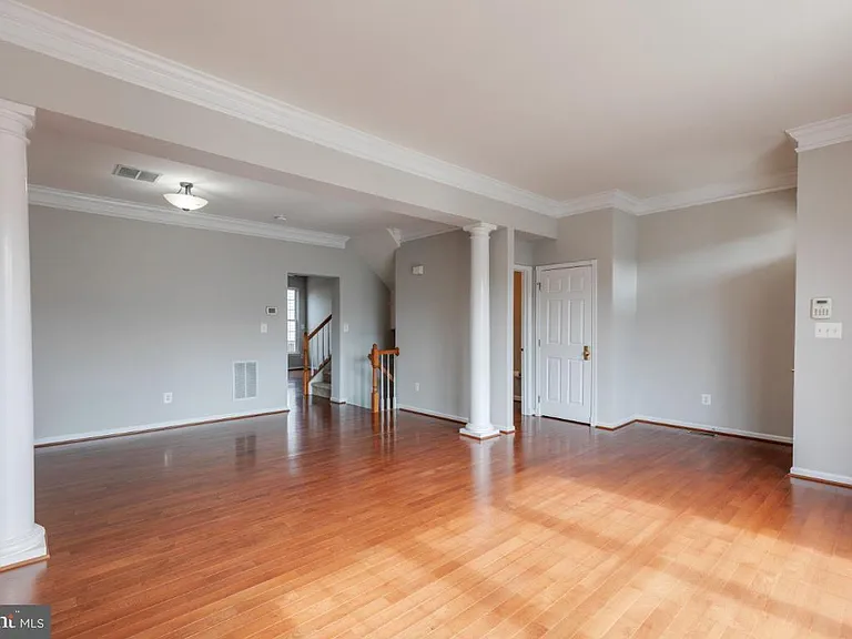 25286 McIntyre Sq — Photo 4