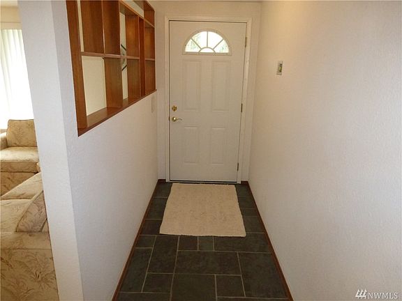 4th image of 14108 Bingham Ave E