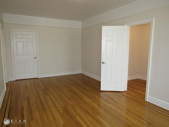 3rd image of 4308 40th St APT 6C