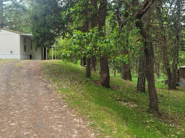 460 Ewe Creek Rd, Grants Pass, OR 97526
