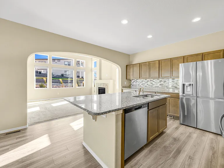 10327 Finn Dr — Photo 2