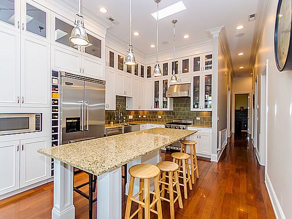 2nd image of 1340 W Belmont Ave #Penthouse