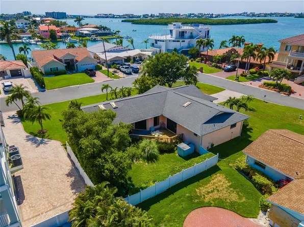 705 126th Ave, Treasure Island, FL 33706