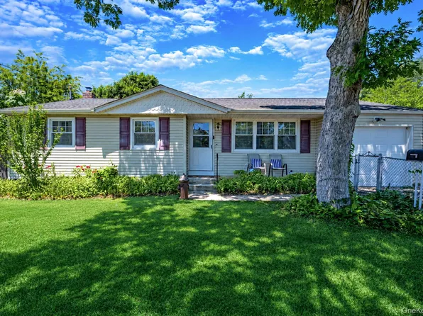 345 Earle Street, Central Islip, NY 11722