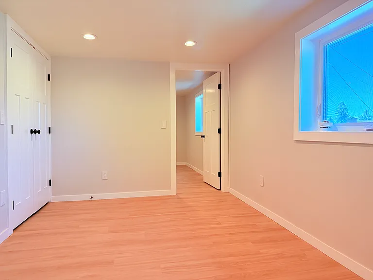 3001 E Union St — Photo 18