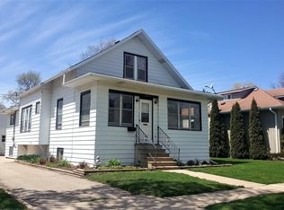 352 Bradley Ave, Delavan, WI 53115