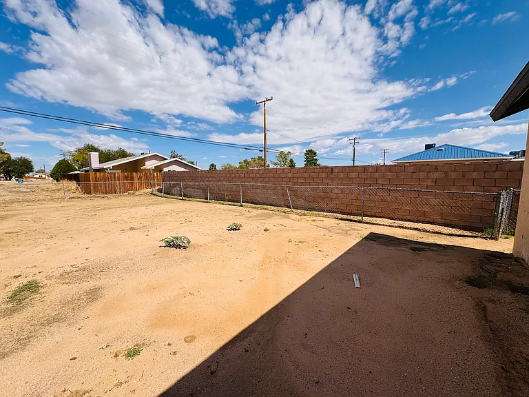 7519 California City Blvd — Photo 12