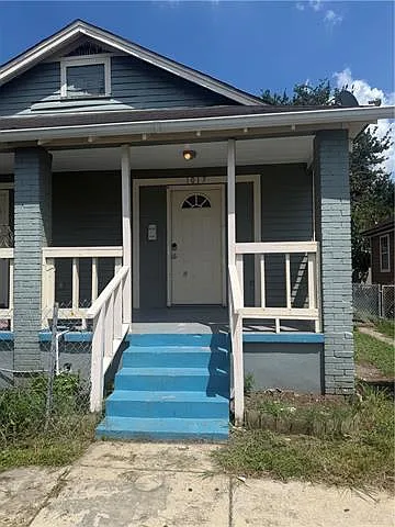 1017 Gordon St — Photo 1