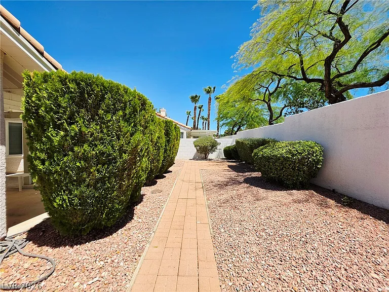 8213 Arch Bay Ln — Photo 28
