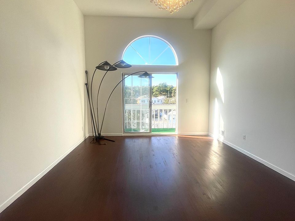 1st image of 421 Hylan Blvd #1