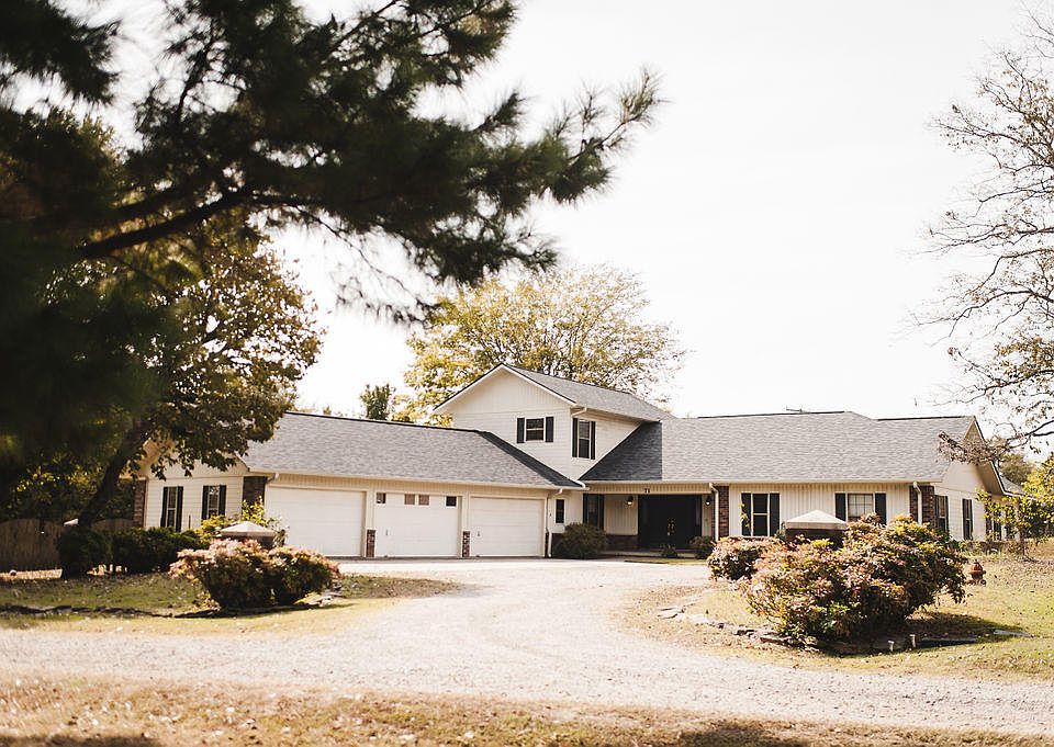 1st image of 71 Troy Ln
