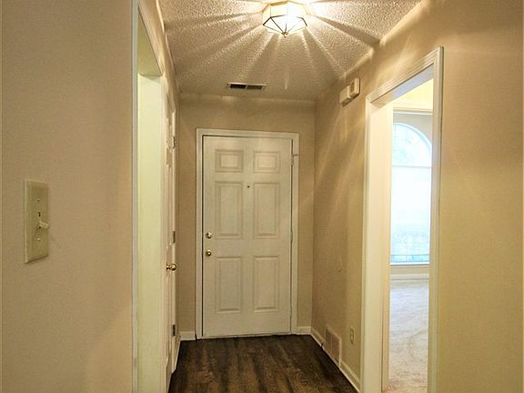 5th image of 7237 Bridgefield Dr