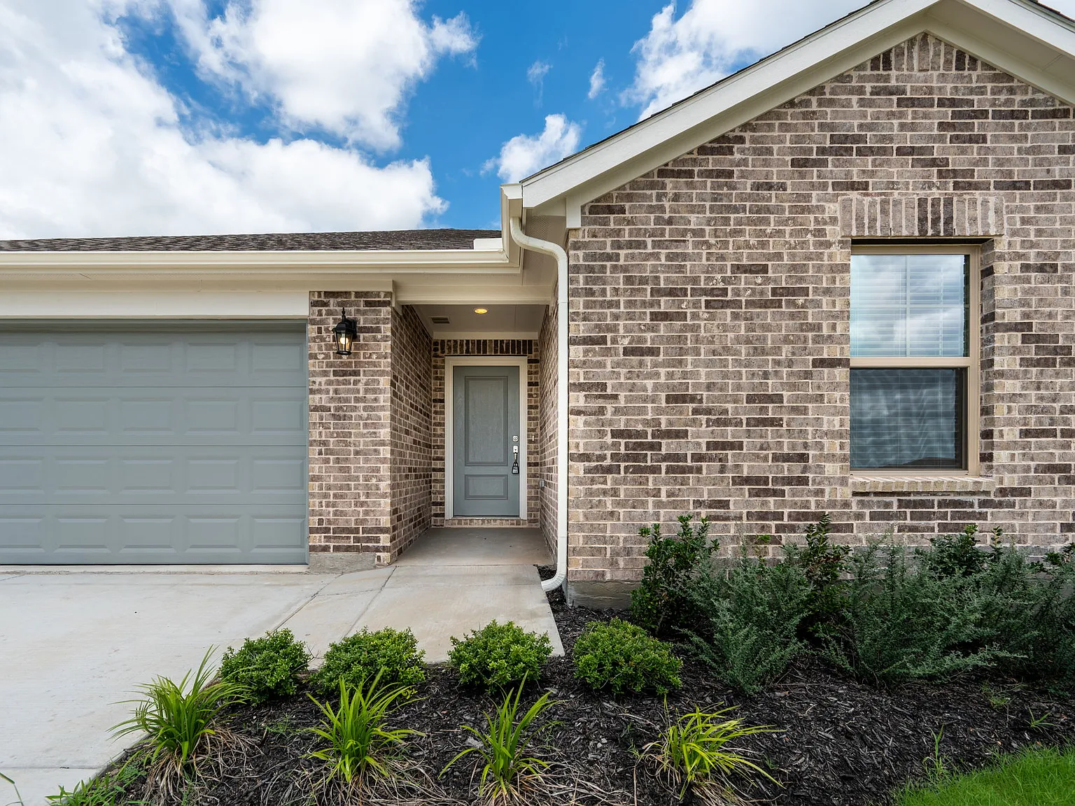 4 bed, 1962 sqft, $2,200 — Photo 4