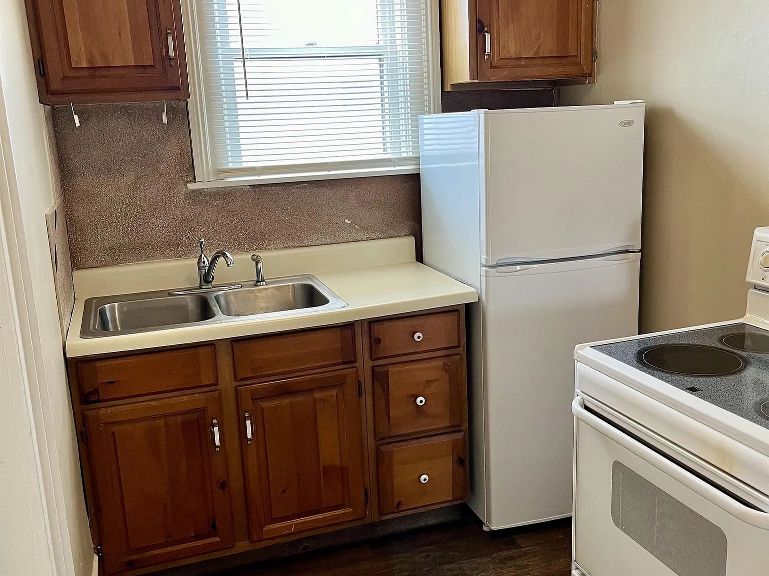 445 East Jackson Street - A — Photo 4