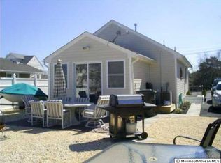 2504 Hiering Rd, Toms River, NJ 08753