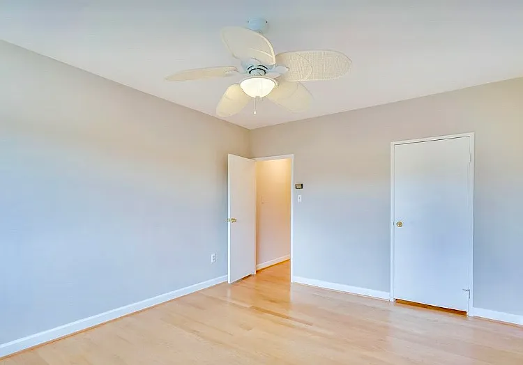 4720 Chevy Chase Dr #401 — Photo 14