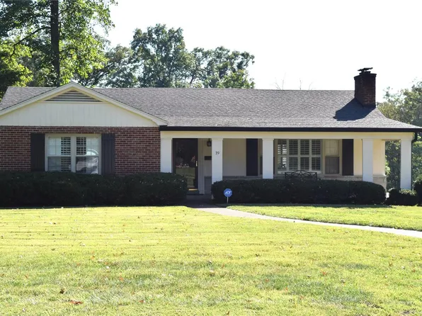 19 Country Club Pl, Belleville, IL 62223