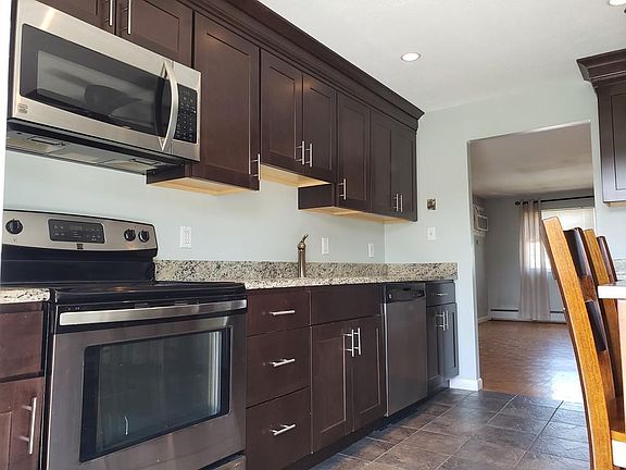 3rd image of 70B Washington Park Dr APT 8