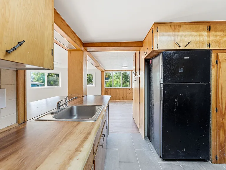 6890 Monaco St #B — Photo 10