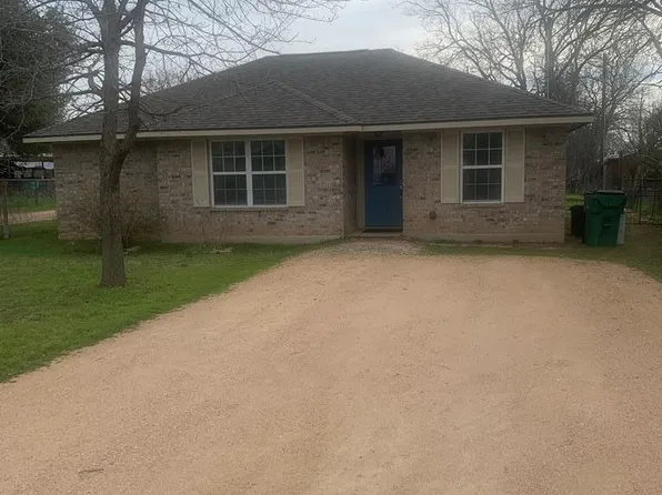 28 Mesquite St, Blanco, TX 78606