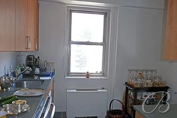 Rented by Bellmarc Realty | media 2