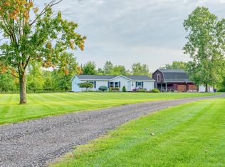 902 E McArthur St, Corunna, MI