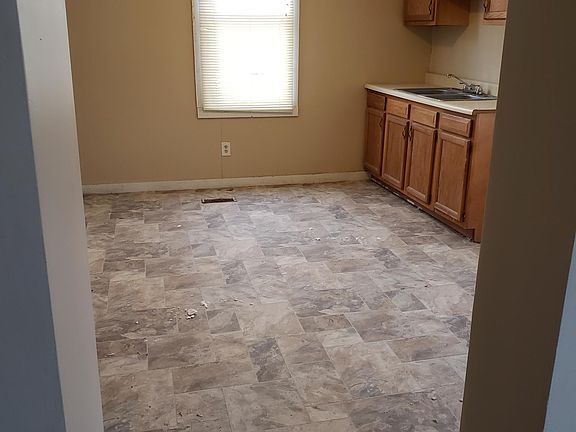 4th image of 4160 E 102nd St
