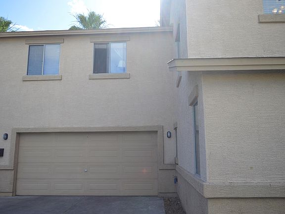 3rd image of 1026 E Fairmount Ave APT 1