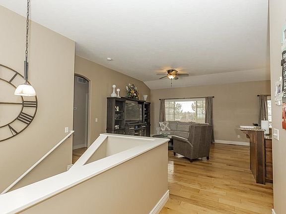 3rd image of 2212 Brookefield Dr
