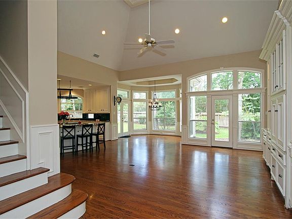 3rd image of 14 Gentry Oak Court