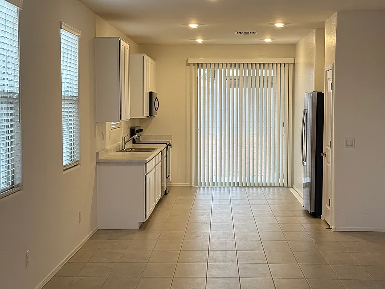 1638 W Pima Ct — Photo 8