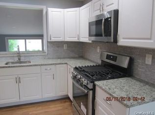 232 Leslie Ave, New Windsor, NY 12553