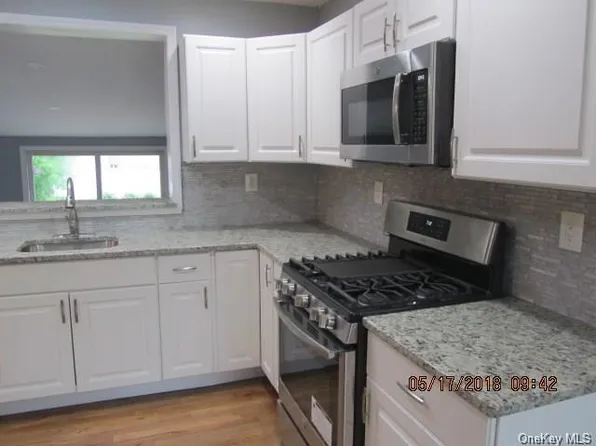 232 Leslie Ave, New Windsor, NY 12553