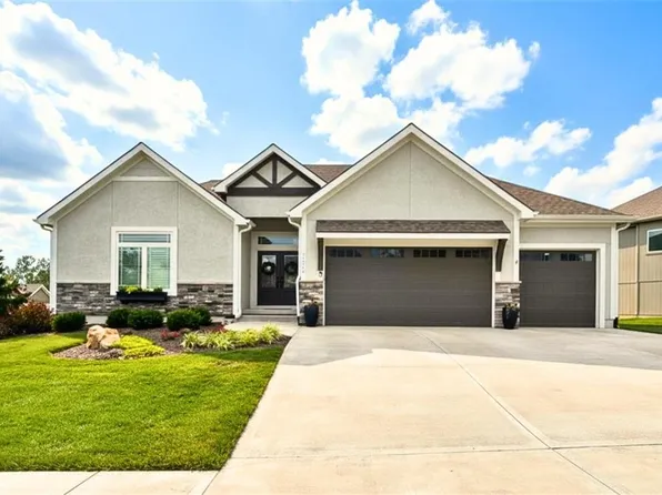 11584 S Roundtree St, Olathe, KS 66061