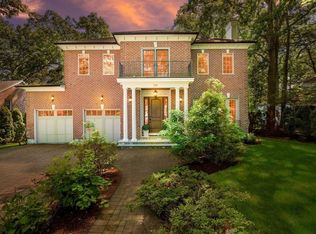 129 Rangeley Rd, Brookline, MA 02467