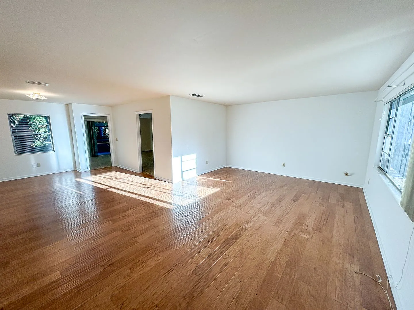 611 NE 7th Terrace — Photo 2