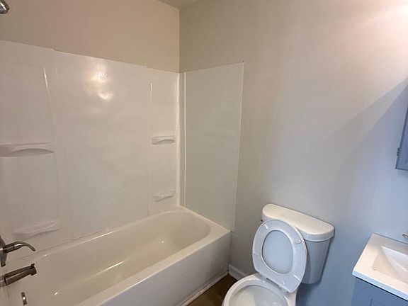 4th image of 1015 Parksley Ave