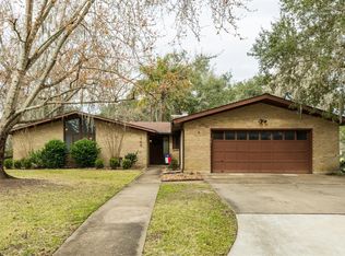 146 Pleasant Valley Dr, West Columbia, TX 77486