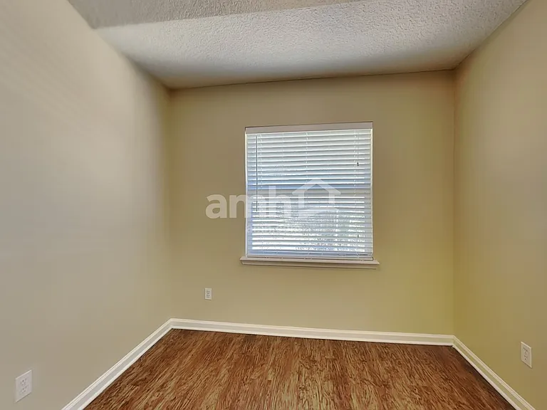 1379 Samantha Cir E — Photo 9