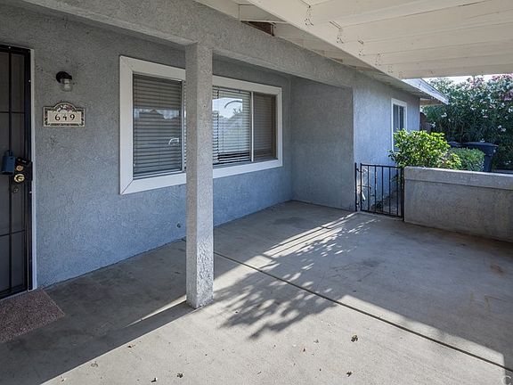 3rd image of 649 W Montrose Ave